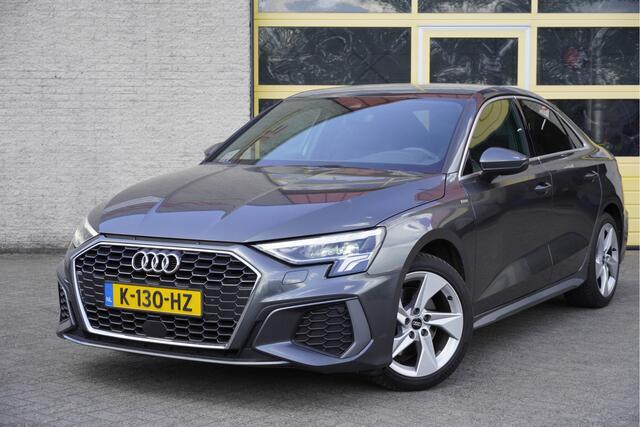 Audi A3 Limousine 30 TFSI 2x S-Line BJ2021 Lmv 17" | Led | Pdc | Navi | Dynamische knipperlichten | Sideskirts | Trekhaak | App-Connect | Virtual cockpit | Climate control | Cruise control | Sportstoelen | S-Line sportstuur | Zwarte hemel | Extra getint glas