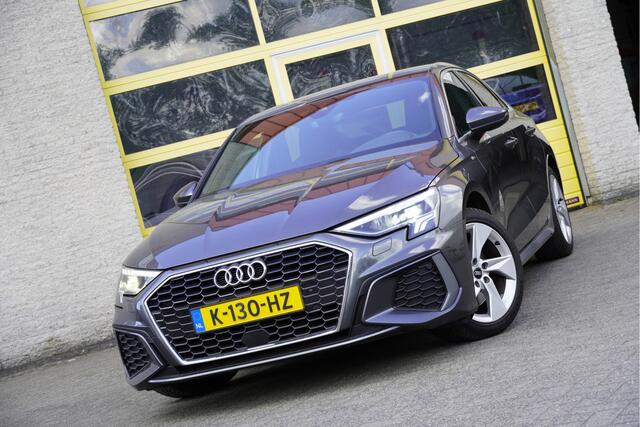 Audi A3 Limousine 30 TFSI 2x S-Line BJ2021 Lmv 17" | Led | Pdc | Navi | Dynamische knipperlichten | Sideskirts | Trekhaak | App-Connect | Virtual cockpit | Climate control | Cruise control | Sportstoelen | S-Line sportstuur | Zwarte hemel | Extra getint glas
