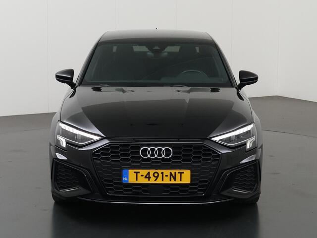 Audi A3 Limousine 35 TFSI S Line | 2x S-line | Navigatie | Parkeercamera | Cruise Control Adaptief | Stoelverwarming | Keyless Go | 18" Velgen |