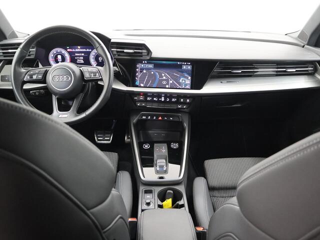 Audi A3 Limousine 35 TFSI S Line | 2x S-line | Navigatie | Parkeercamera | Cruise Control Adaptief | Stoelverwarming | Keyless Go | 18" Velgen |