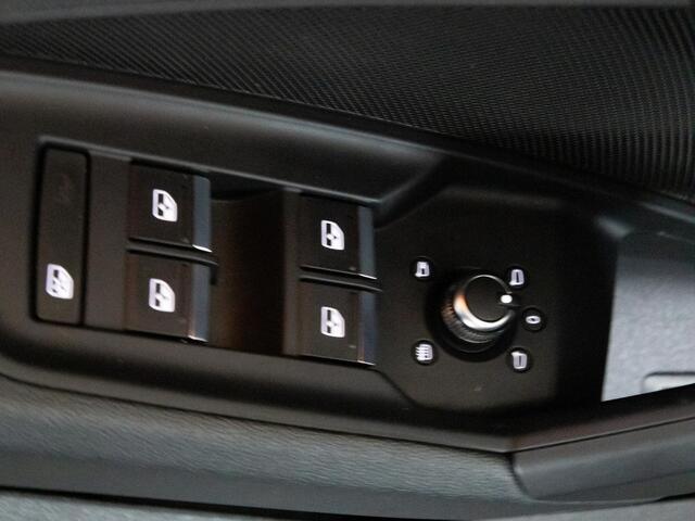 Audi A3 Limousine 35 TFSI 150 PK Edition AUTOMAAT | LED Matrix | Panoramadak | Navigatie | Adaptieve Cruise Control |