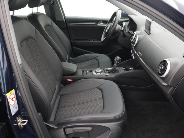 Audi A3 Limousine 30 TDI Automaat Design Pro Line Plus / Xenon / Pdc+Camera / stof-Leder / Airco-ecc. / Cruise.Adap / Apk mrt-2026