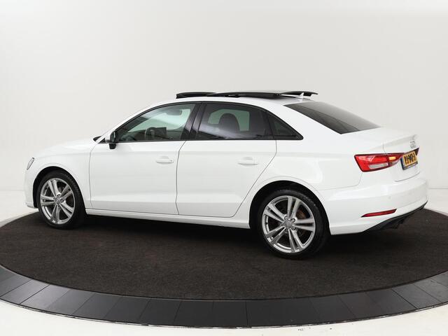 Audi A3 1.0 TFSI | Automaat | Panoramadak | Adaptive cruise | Climate control | Navigatie | Xenon | Parkeerhulp | Bluetooth