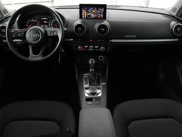 Audi A3 1.0 TFSI | Automaat | Panoramadak | Adaptive cruise | Climate control | Navigatie | Xenon | Parkeerhulp | Bluetooth