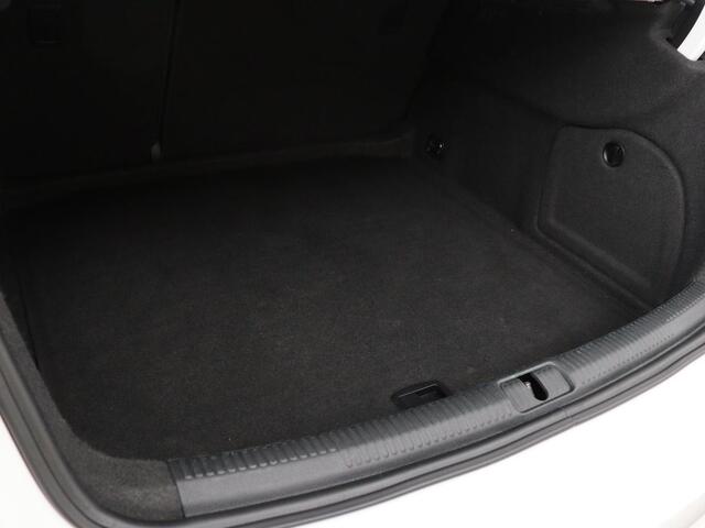 Audi A3 1.0 TFSI | Automaat | Panoramadak | Adaptive cruise | Climate control | Navigatie | Xenon | Parkeerhulp | Bluetooth