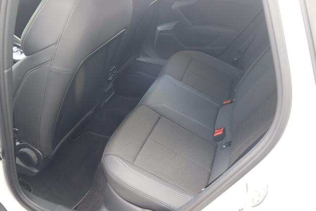 Audi A3 Limousine 30 TFSI S edition NL-Auto!! Apple Car-play I Led verlichting