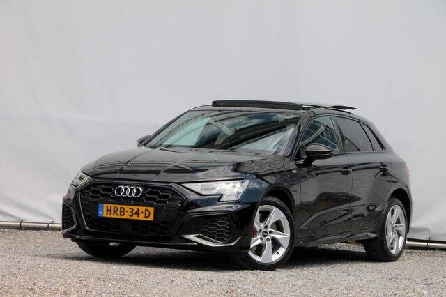 Audi A3 Sportback 45 TFSIe S-Line - 245 pk **Pano / Camera / Side assist