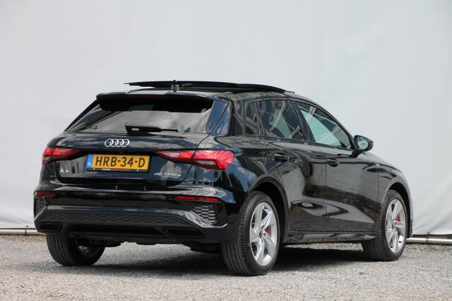 Audi A3 Sportback 45 TFSIe S-Line - 245 pk **Pano / Camera / Side assist