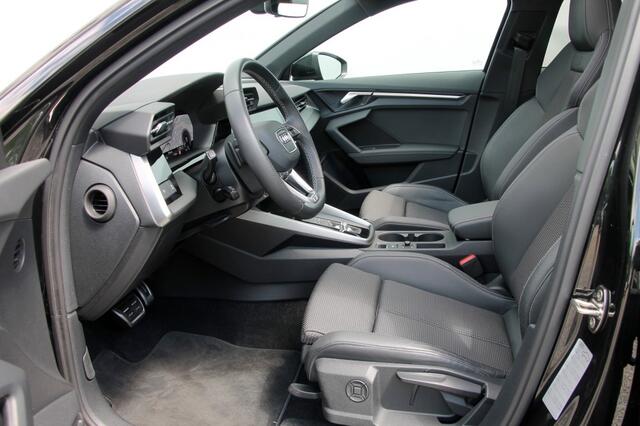 Audi A3 Sportback 45 TFSIe S-Line - 245 pk **Pano / Camera / Side assist