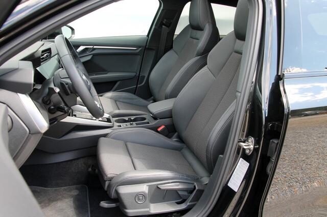 Audi A3 Sportback 45 TFSIe S-Line - 245 pk **Pano / Camera / Side assist