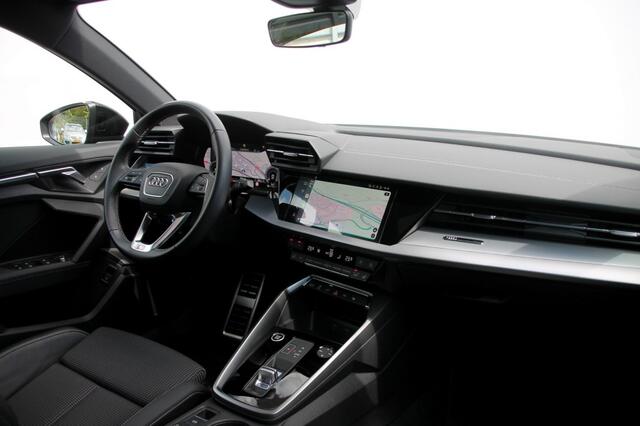 Audi A3 Sportback 45 TFSIe S-Line - 245 pk **Pano / Camera / Side assist