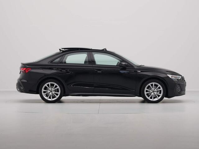 Audi A3 Limousine 35 TFSI 150pk S-Line edition Panorama Navigatie Clima Pdc
