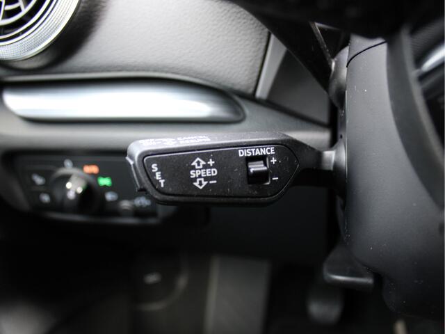 Audi A3 Limousine 30 TFSI Advance /LED/Climate/Virtual Cockpit/Sportstoelen/Drive Select/17"LM/ACC/Lane assist/NAP!