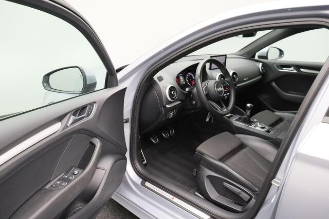 Audi A3 Limousine 1.0 TFSI Sport S Line Edition 2018 NAP | Navigatie | Cruise control | PDC | Bluetooth | Dealer onderhouden | LED Xenon | Climate control | Half lederen bekleding |