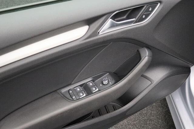 Audi A3 Limousine 1.0 TFSI Sport S Line Edition 2018 NAP | Navigatie | Cruise control | PDC | Bluetooth | Dealer onderhouden | LED Xenon | Climate control | Half lederen bekleding |