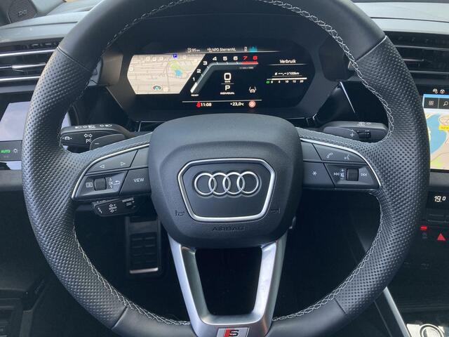 Audi A3 Limousine 35 TFSI/150PK S-tronic S Line · Sonos · Leder/Alcantara · Camera + Parkeersensoren · Garantie tot augustus 2029 of 100000km.