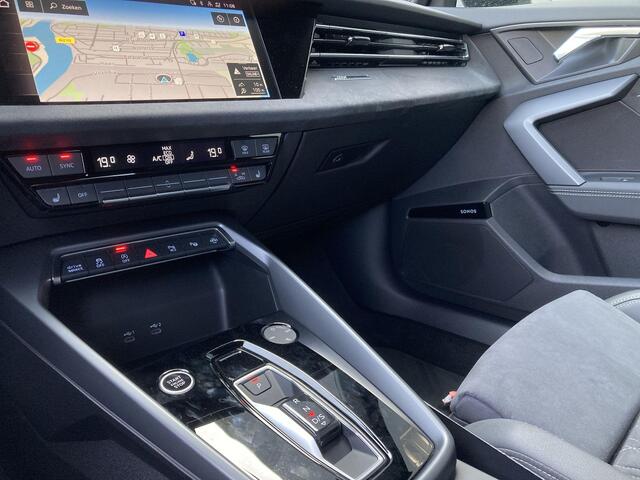 Audi A3 Limousine 35 TFSI/150PK S-tronic S Line · Sonos · Leder/Alcantara · Camera + Parkeersensoren · Garantie tot augustus 2029 of 100000km.