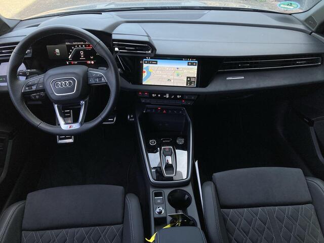 Audi A3 Limousine 35 TFSI/150PK S-tronic S Line · Sonos · Leder/Alcantara · Camera + Parkeersensoren · Garantie tot augustus 2029 of 100000km.