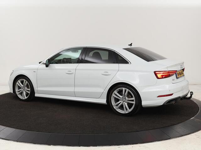 Audi A3 30 TFSI Sport S Line Edition | Half leder | Full LED | Sportstoelen | Navigatie | Trekhaak | Parkeerhulp | Climate control | Cruise control | Bluetooth