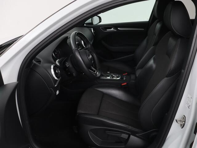 Audi A3 30 TFSI Sport S Line Edition | Half leder | Full LED | Sportstoelen | Navigatie | Trekhaak | Parkeerhulp | Climate control | Cruise control | Bluetooth