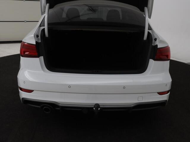 Audi A3 30 TFSI Sport S Line Edition | Half leder | Full LED | Sportstoelen | Navigatie | Trekhaak | Parkeerhulp | Climate control | Cruise control | Bluetooth