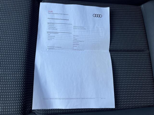 Audi A3 Limousine 35 TFSI S - Edition Automaat / Verwarmde Voorstoelen / Adaptieve Cruise / Climate Control / Navigatie via Apple Carplay & Android Auto / Elektrisch Bedienbare Achterklep / Keyless Start / Parkeersensoren voor en achter /