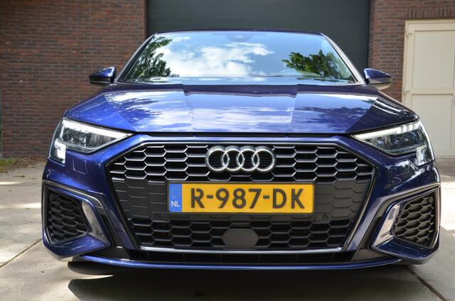 Audi A3 Limousine 35 TFSI S edition Automaat/Navi/Pdc/Ecc/Virtual cockpit/Privacy glass/Cr-Controle/18-Inch Lmv/Stoelverwarming/Nederlandse auto