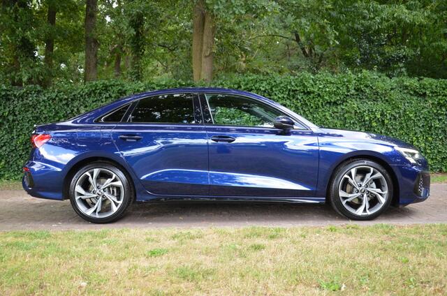 Audi A3 Limousine 35 TFSI S edition Automaat/Navi/Pdc/Ecc/Virtual cockpit/Privacy glass/Cr-Controle/18-Inch Lmv/Stoelverwarming/Nederlandse auto