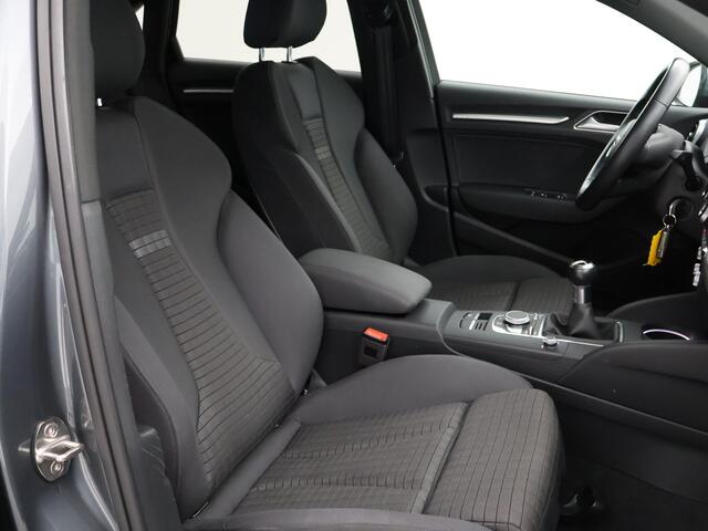 Audi A3 Limousine 1.0 TFSI + SPORTSTOELEN | STOELVERWARMING | LED | SPORTONDERSTEL | PRIVACY GLASS