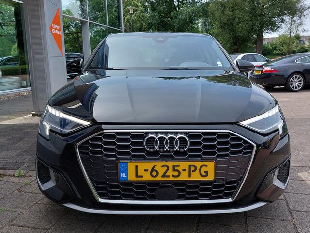 Audi A3 Limousine 30 TFSI 110pk Business Edition | Navi | Clima | Cruise | Led Koplampen+Achterlichten | Rijstrook+Licht+Regensensor | Pdc | Stoelverwarming | Sportstoelen | 17''lm