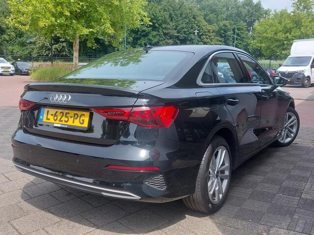 Audi A3 Limousine 30 TFSI 110pk Business Edition | Navi | Clima | Cruise | Led Koplampen+Achterlichten | Rijstrook+Licht+Regensensor | Pdc | Stoelverwarming | Sportstoelen | 17''lm