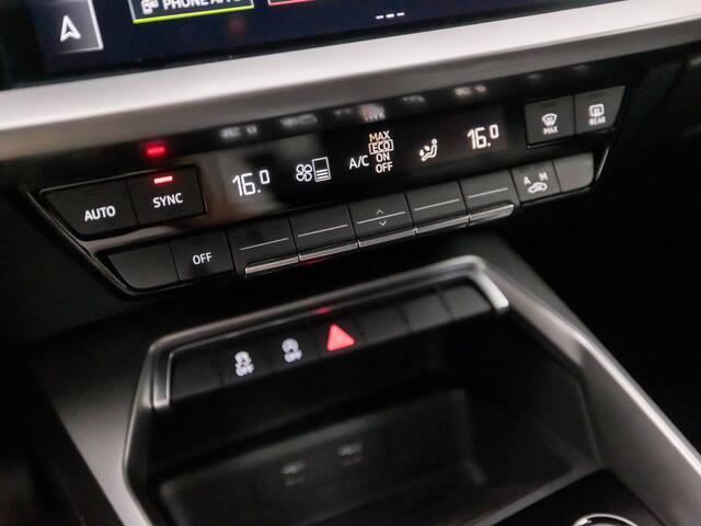 Audi A3 Limousine 30 TFSI Sport Automaat (APPLE CARPLAY, GROOT NAVI, GETINT GLAS, SPORTSTOELEN, LANE ASSIST, FLIPPERS, CRUISE, CLIMATE, NIEUWSTAAT)