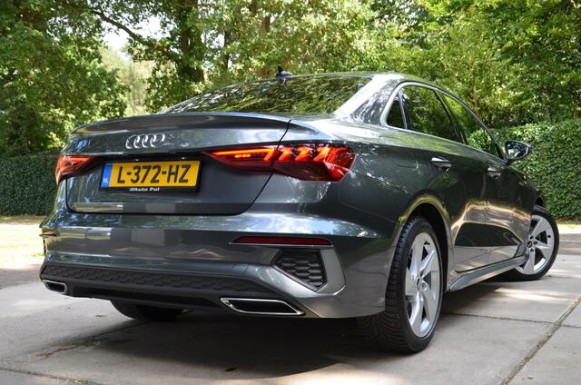 Audi A3 Limousine 30 TFSI S Line Edition Automaat/Navi/Pdc/Ecc/Virtual cockpit/Privacy glass/Cr-Controle/17-Inch Lmv/Bang&Olufsen/Nederlandse auto