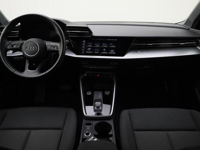 Audi A3 Limousine 30 TFSI 110PK S-tronic · Apple Car Play · Camera + Parkeersensoren · Lane assist · Garantie tot 03-08-2027 of 100.000km