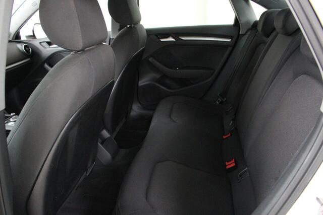 Audi A3 Limousine 35 TFSI 150PK Navigatie | Lichtmetalen velgen | Cruise Control