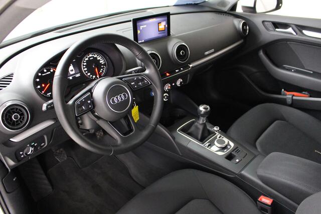 Audi A3 Limousine 35 TFSI 150PK Navigatie | Lichtmetalen velgen | Cruise Control