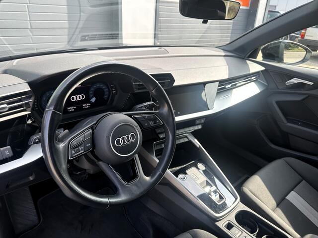 Audi A3 30 TFSI S EDITION / LED verlichting / Apple CarPlay