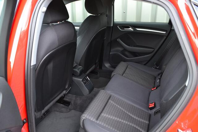 Audi A3 1.5 TFSI CoD Sport Navi/LED/Clima/Cruise/18''