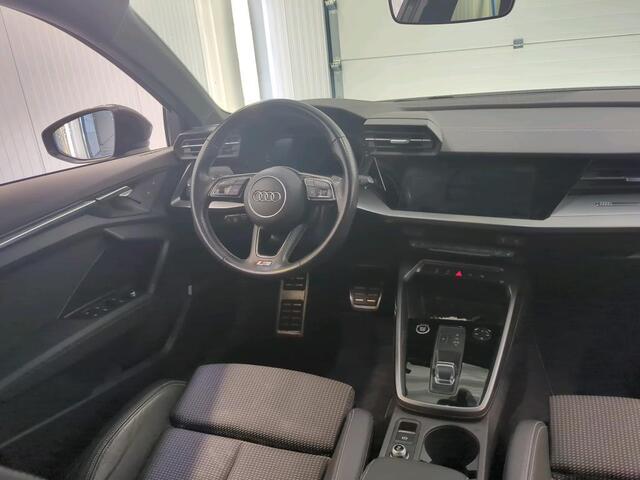 Audi A3 Limousine 30 TFSI S edition | Navi | Virtual | Stoel Verwarming |