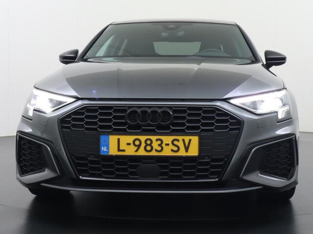 Audi A3 Limousine 35 TFSI S edition S line in- exterieur+ sportonderstel | VIRTUAL DASH | PANORAMADAK | LEDER+ STOELVERWARMING | CAMERA | AMBILIGHT | RIJKLAARPRIJS INCL. 12MND BOVAG