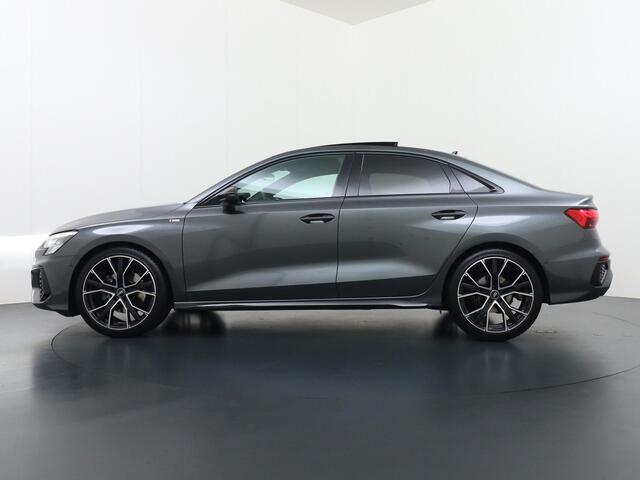 Audi A3 Limousine 35 TFSI S edition S line in- exterieur+ sportonderstel | VIRTUAL DASH | PANORAMADAK | LEDER+ STOELVERWARMING | CAMERA | AMBILIGHT | RIJKLAARPRIJS INCL. 12MND BOVAG