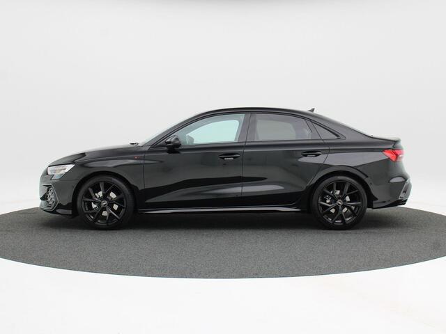 Audi A3 Limousine | 30 TFSI | S edition | | 18 inch velgen | Privacyglas | Sonos 3d | Zwart optiek |