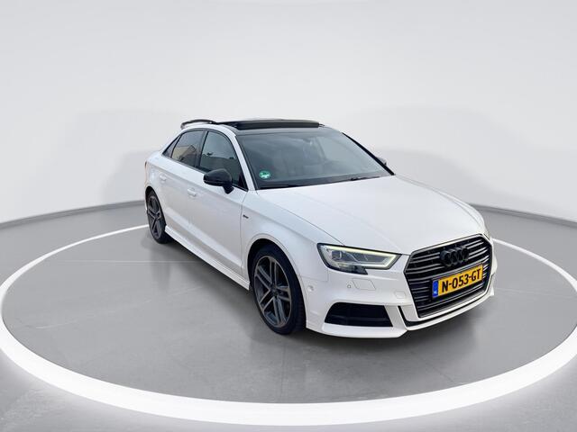 Audi A3 Limousine 35 TFSI/150PK S-tronic S Line · Panoramadak · Trekhaak · Camera + parkeersensoren