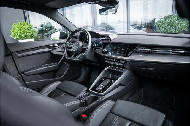 Audi A3 Limousine 35 TFSI edition one - S Line | Panorama | Keyless | Camera