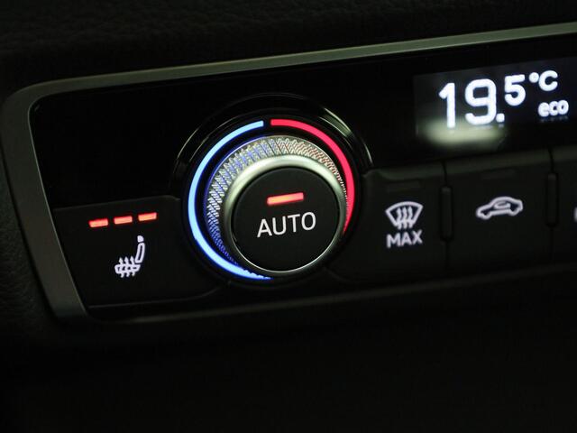 Audi A3 Limousine 35 TFSI/150PK S-tronic S Line · Panoramadak · Trekhaak · Camera + Parkeersensoren