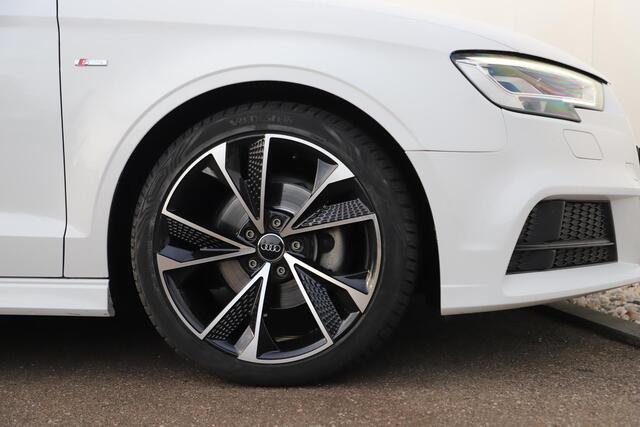 Audi A3 Limousine 30 TFSI Sport S Line Edition Automaat Half Leder Sportstoelen Nieuwe 18 inch Velgen Vredestein All-season Banden! Full LED Navigatie Bluetooth Climate Cruise Parkeersensor
