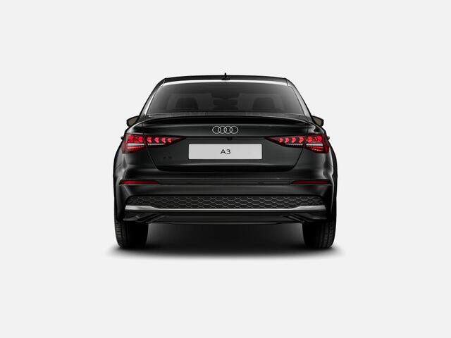 Audi A3 Limousine 30 TFSI Advanced edition 116 PK · Assis.pak Driving+Parking plus · Privacyglas · 3-spaaks sport mf+ afgevl padd