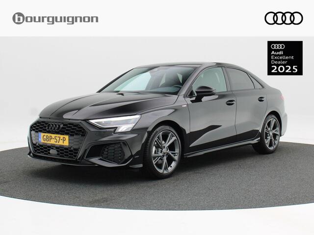 Audi A3 Limousine 30 TFSi Automaat S-Line | Zwart Optiek | LED | Keyless | Navigatiesysteem | CarPlay | Digitaal Dashboard | Adaptive Cruise | 18 Inch | 11.292 Km!!