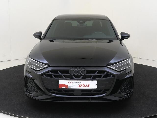 Audi A3 Limousine 35 TFSI S edition | Panoramadak | SONOS audio | Parkeerassistent | Achteruitrijcamera | Adaptieve cruise control | Virtual cockpit Plus | Alcantara/leder bekleding | Navigatie |