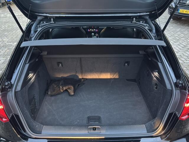 Audi A3 1.5 TFSI S-TRONIC S-LINE NAVI/CRUISE/PDC